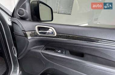 Внедорожник / Кроссовер Jeep Grand Cherokee 2011 в 