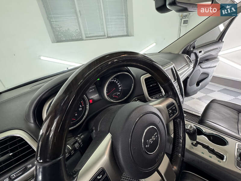 Внедорожник / Кроссовер Jeep Grand Cherokee 2011 в Трускавце