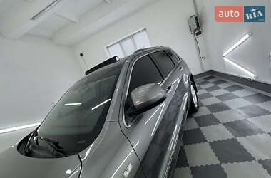 Внедорожник / Кроссовер Jeep Grand Cherokee 2011 в 