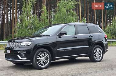 Внедорожник / Кроссовер Jeep Grand Cherokee 2017 в 