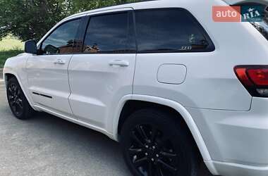 Позашляховик / Кросовер Jeep Grand Cherokee 2018 в 