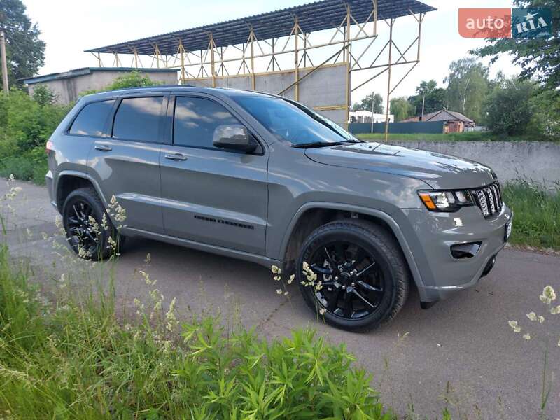 Внедорожник / Кроссовер Jeep Grand Cherokee 2022 в Ромнах