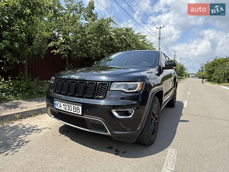 Внедорожник / Кроссовер Jeep Grand Cherokee 2017 в Киеве