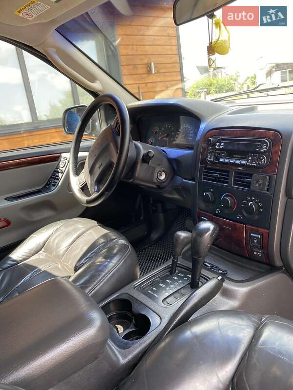 Внедорожник / Кроссовер Jeep Grand Cherokee 2002 в Житомире