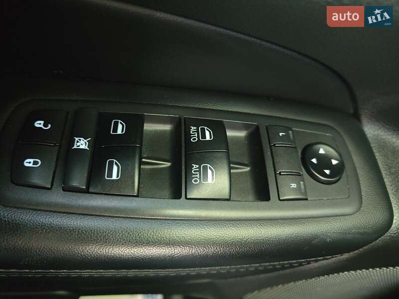 Внедорожник / Кроссовер Jeep Grand Cherokee 2018 в Киеве фото 45 Внедорожник / Кроссовер Jeep Grand Cherokee 2018 в Киеве