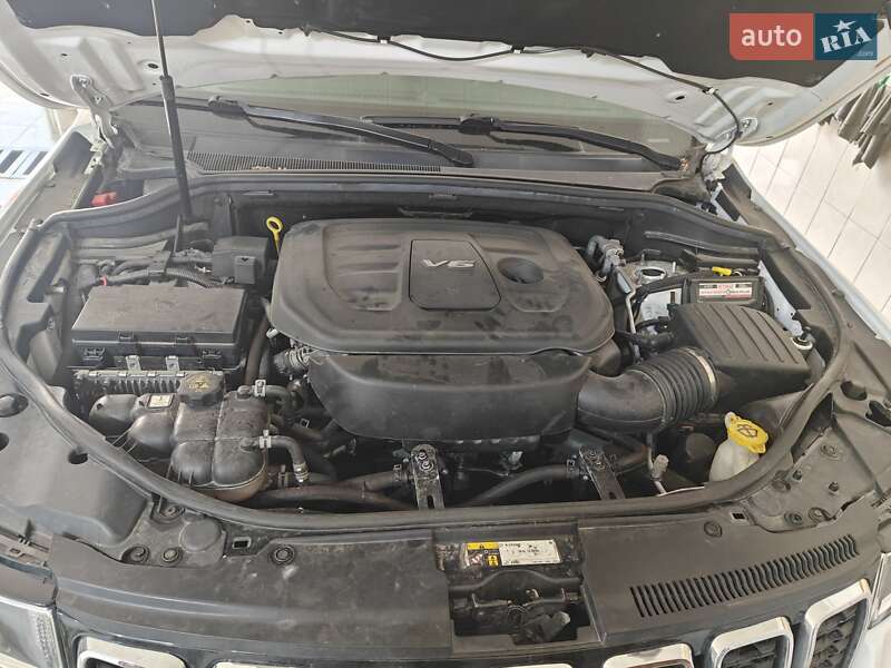 Внедорожник / Кроссовер Jeep Grand Cherokee 2018 в Киеве фото 55 Внедорожник / Кроссовер Jeep Grand Cherokee 2018 в Киеве