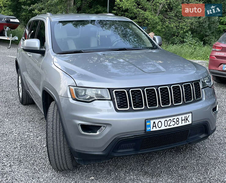 Внедорожник / Кроссовер Jeep Grand Cherokee 2017 в Киеве