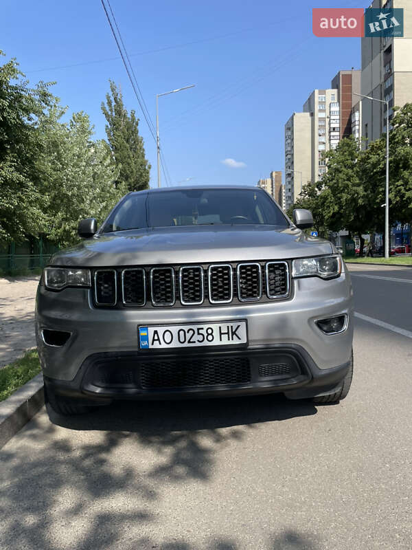 Внедорожник / Кроссовер Jeep Grand Cherokee 2017 в Киеве