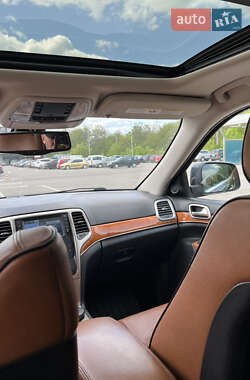 Внедорожник / Кроссовер Jeep Grand Cherokee 2012 в 