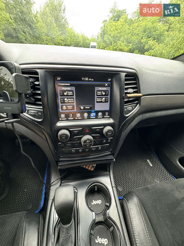 Внедорожник / Кроссовер Jeep Grand Cherokee 2016 в Киеве