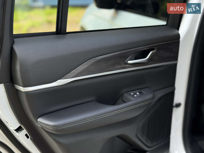 Внедорожник / Кроссовер Jeep Grand Cherokee 2024 в Киеве