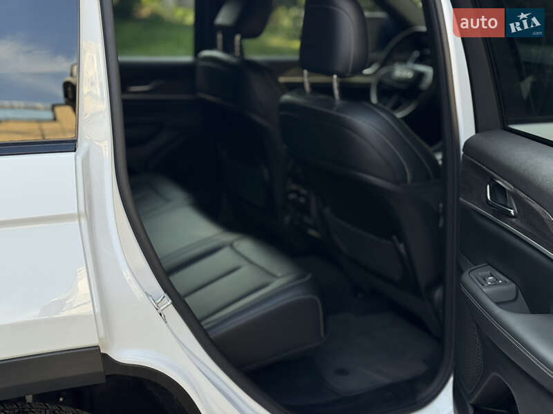 Внедорожник / Кроссовер Jeep Grand Cherokee 2024 в Киеве