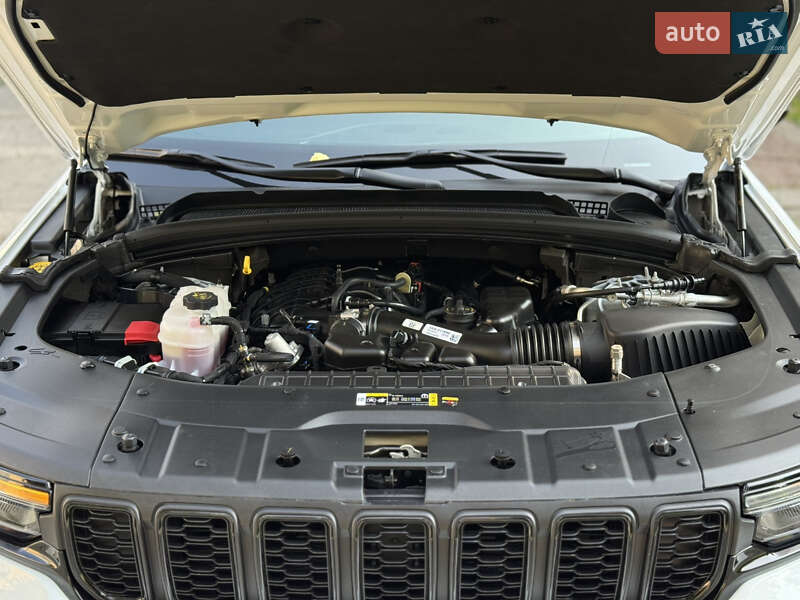Внедорожник / Кроссовер Jeep Grand Cherokee 2024 в Киеве