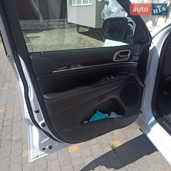 Внедорожник / Кроссовер Jeep Grand Cherokee 2013 в Тернополе