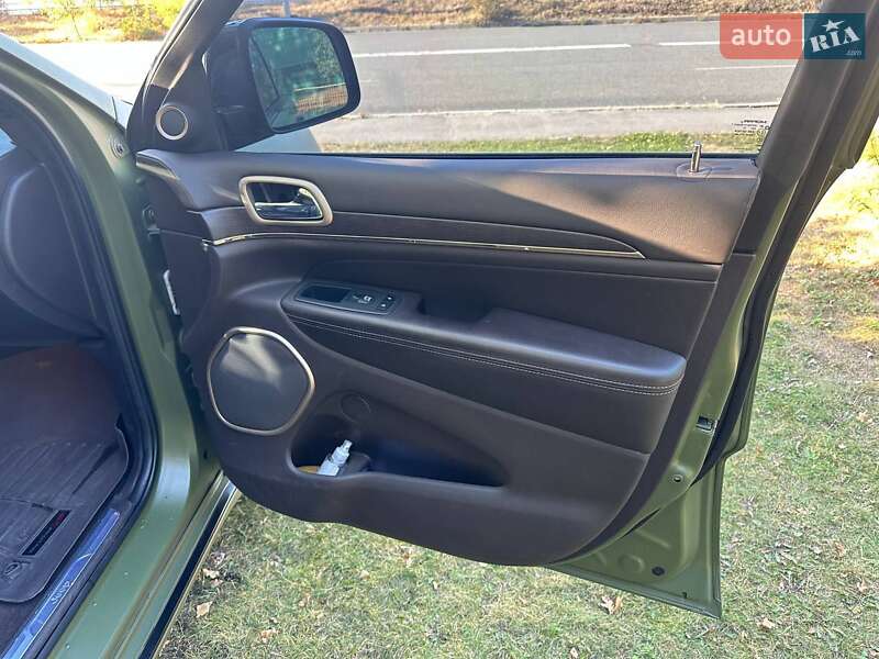 Внедорожник / Кроссовер Jeep Grand Cherokee 2014 в Киеве