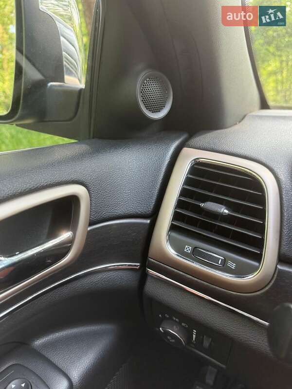 Внедорожник / Кроссовер Jeep Grand Cherokee 2016 в Киеве