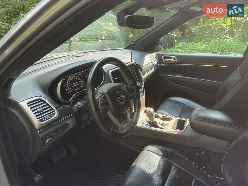 Внедорожник / Кроссовер Jeep Grand Cherokee 2016 в Киеве