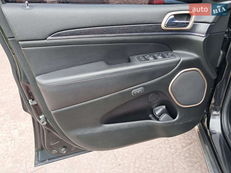 Внедорожник / Кроссовер Jeep Grand Cherokee 2014 в Львове