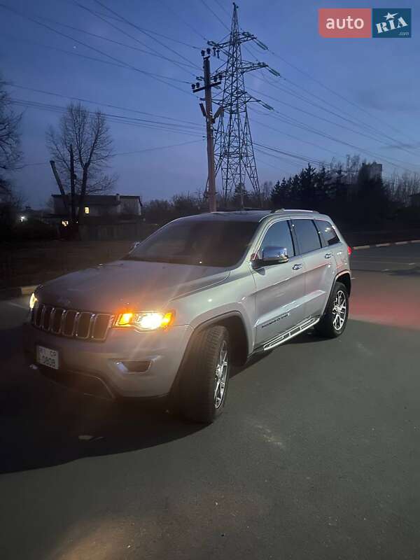 Внедорожник / Кроссовер Jeep Grand Cherokee 2020 в Киеве фото 12 Внедорожник / Кроссовер Jeep Grand Cherokee 2020 в Киеве