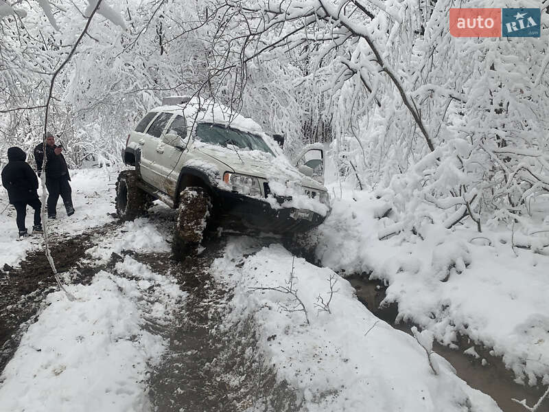 Внедорожник / Кроссовер Jeep Grand Cherokee 1999 в Ужгороде