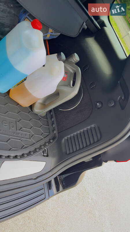 Внедорожник / Кроссовер Jeep Grand Cherokee 2021 в Чернигове