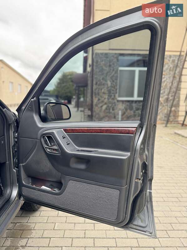Позашляховик / Кросовер Jeep Grand Cherokee 2004 в Володимирі