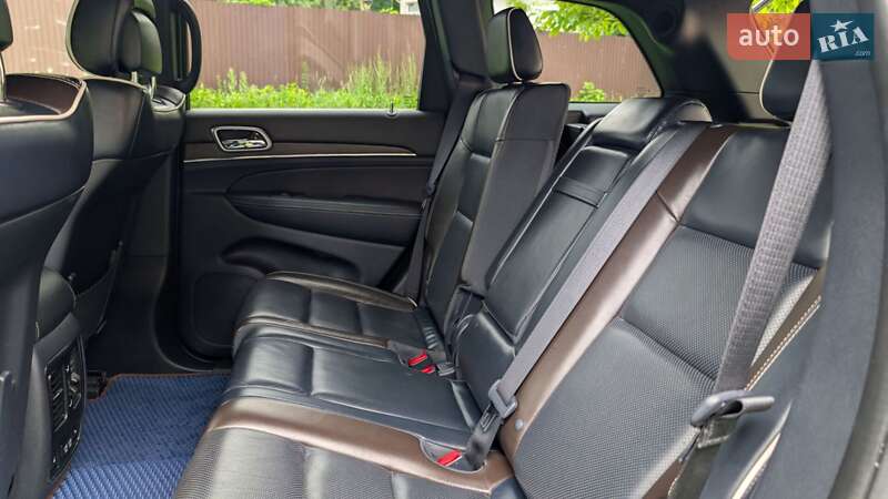 Внедорожник / Кроссовер Jeep Grand Cherokee 2017 в Сумах