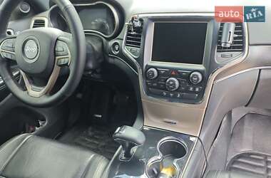 Внедорожник / Кроссовер Jeep Grand Cherokee 2015 в 