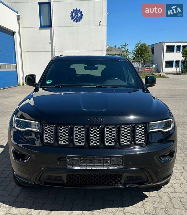 Внедорожник / Кроссовер Jeep Grand Cherokee 2017 в Киеве