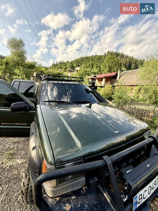 Внедорожник / Кроссовер Jeep Grand Cherokee 1996 в Межгорье