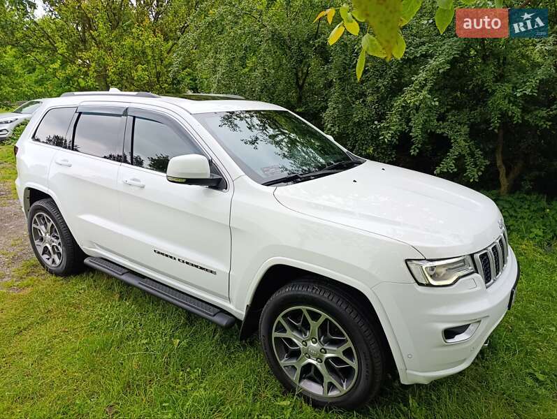 Внедорожник / Кроссовер Jeep Grand Cherokee 2021 в Ровно