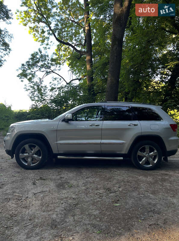 Внедорожник / Кроссовер Jeep Grand Cherokee 2011 в Виннице