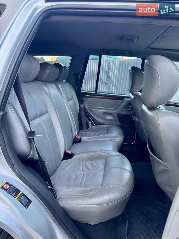 Внедорожник / Кроссовер Jeep Grand Cherokee 2003 в Дубно