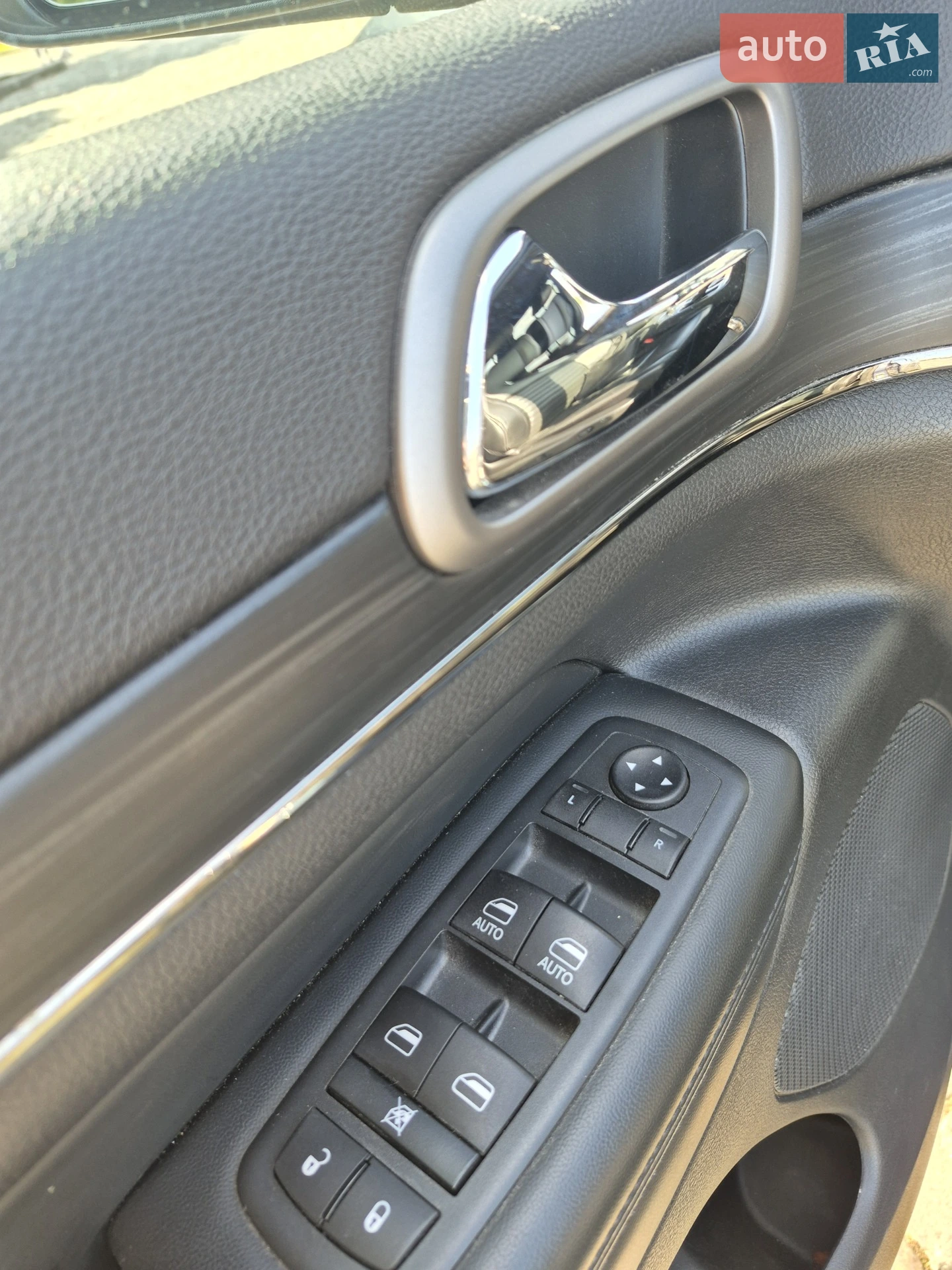 2019 Jeep Grand Cherokee - мініатюра 23