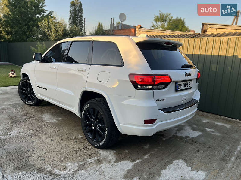 Внедорожник / Кроссовер Jeep Grand Cherokee 2017 в Сумах