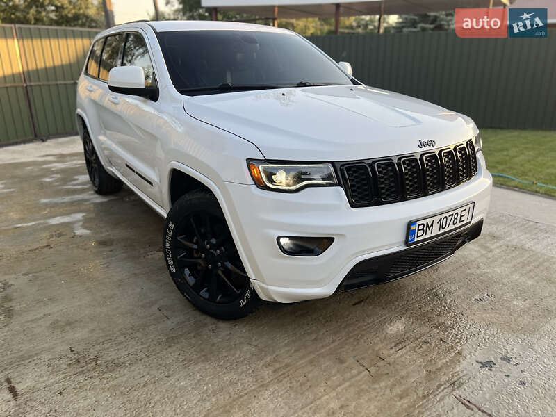 Внедорожник / Кроссовер Jeep Grand Cherokee 2017 в Сумах