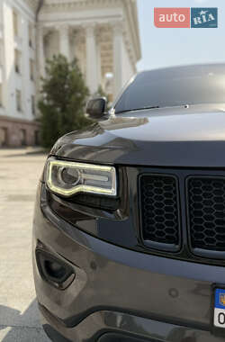 Внедорожник / Кроссовер Jeep Grand Cherokee 2015 в Краматорске