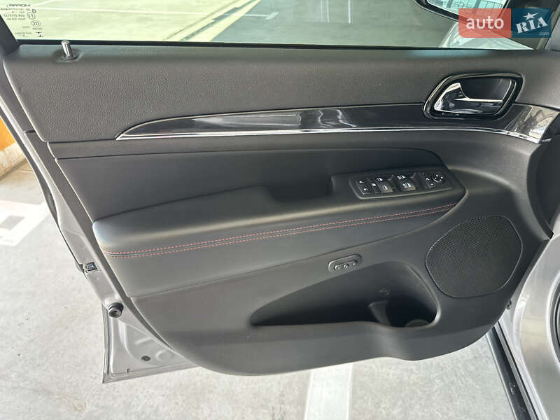 Внедорожник / Кроссовер Jeep Grand Cherokee 2018 в Киеве фото 9 Внедорожник / Кроссовер Jeep Grand Cherokee 2018 в Киеве