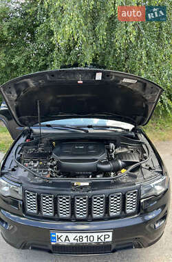 Внедорожник / Кроссовер Jeep Grand Cherokee 2018 в 