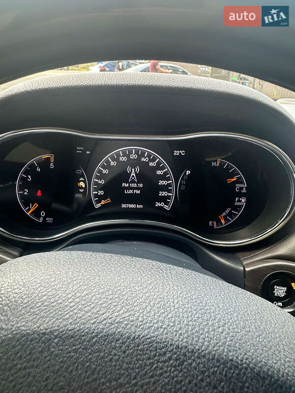 Внедорожник / Кроссовер Jeep Grand Cherokee 2017 в Киеве фото 7 Внедорожник / Кроссовер Jeep Grand Cherokee 2017 в Киеве