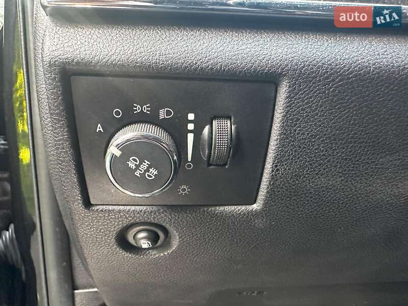 Внедорожник / Кроссовер Jeep Grand Cherokee 2012 в Киеве