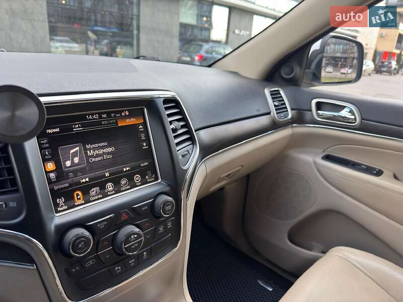 Внедорожник / Кроссовер Jeep Grand Cherokee 2014 в Ужгороде