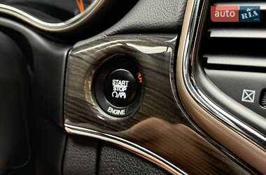 Внедорожник / Кроссовер Jeep Grand Cherokee 2015 в 