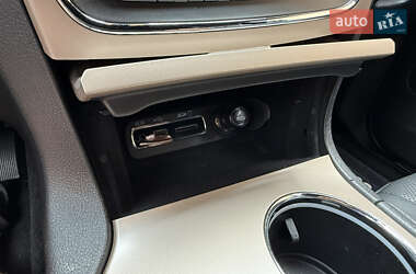 Внедорожник / Кроссовер Jeep Grand Cherokee 2015 в 