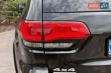 Внедорожник / Кроссовер Jeep Grand Cherokee 2015 в 