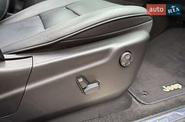 Внедорожник / Кроссовер Jeep Grand Cherokee 2015 в 