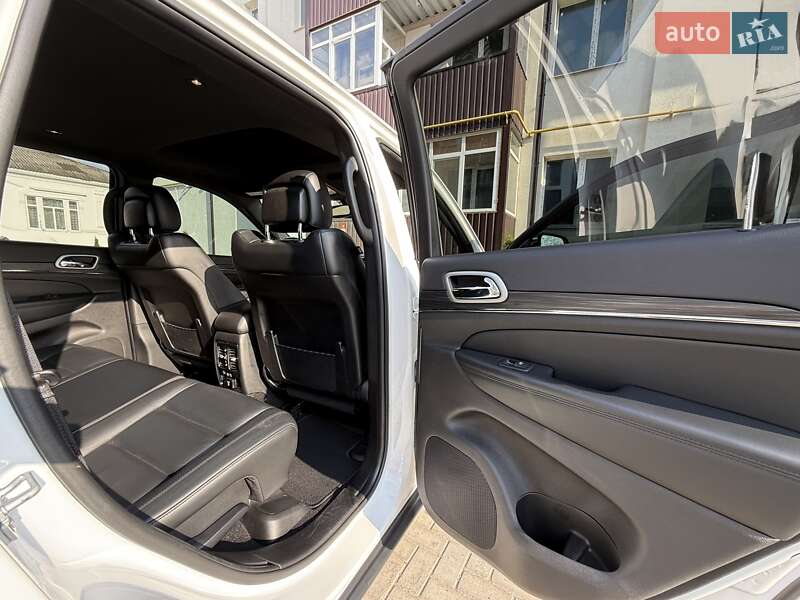 Внедорожник / Кроссовер Jeep Grand Cherokee 2021 в Ромнах