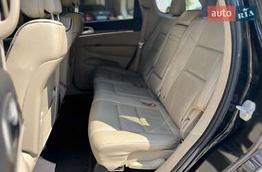 Внедорожник / Кроссовер Jeep Grand Cherokee 2016 в 
