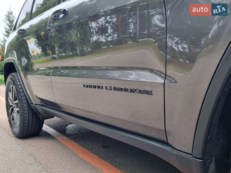 Внедорожник / Кроссовер Jeep Grand Cherokee 2018 в Киеве