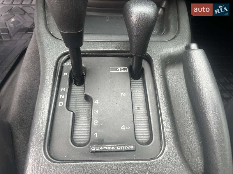 Внедорожник / Кроссовер Jeep Grand Cherokee 2004 в Владимире